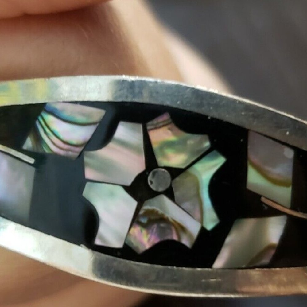 MEXICAN SILVER BRACELETS with INLAID FLOWER MOTIFS OF NATURAL MOTHER OF PEARL - Picture 4 of 11